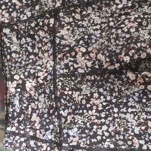 Lululemon Tight Stuff Tights sz 4 - Picture 2 of 3